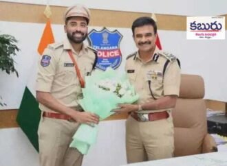 డీజీపీ సీవీ ఆనంద్తో డీఎస్పీ సిరాజ్ భేటీ 3 డీజీపీ సీవీ ఆనంద్తో డీఎస్పీ సిరాజ్ భేటీ